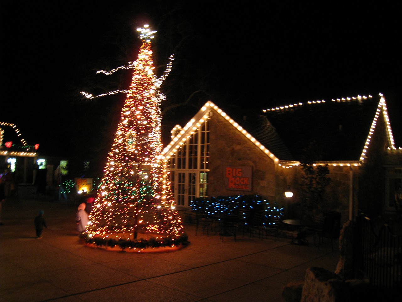 Vacation 2007-12 - Rock City 0025.jpg - Rock City outside of Chattanooga Tennessee has been a tourist attraction since 1932. I remembered seeing barn roofs painted with "See Rock City" and wanted to pay a visit to its home on Lookout Mountain. Christmas Vacation 2007-08.
